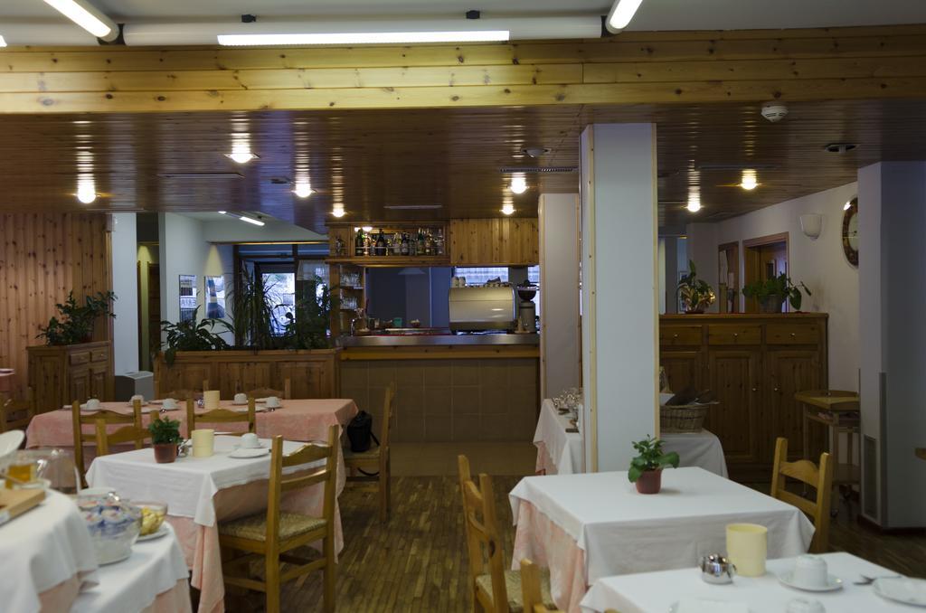 Hotel Valdotain Villeneuve Exterior photo