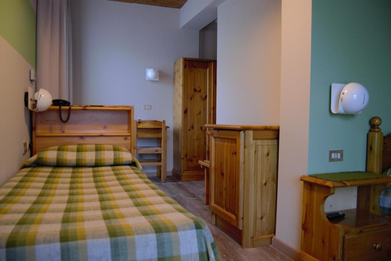 Hotel Valdotain Villeneuve Exterior photo
